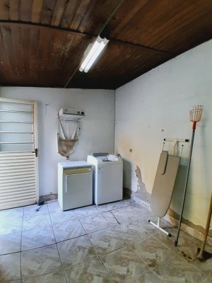 Casa com 254m², 4 dormitórios no bairro Petrópolis em Porto Alegre para Alugar