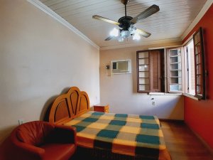 Casa com 254m², 4 dormitórios no bairro Petrópolis em Porto Alegre para Alugar