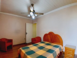 Casa com 254m², 4 dormitórios no bairro Petrópolis em Porto Alegre para Alugar