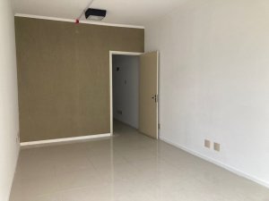 Salas/Conjuntos com 27m² no bairro Floresta em Porto Alegre para Alugar