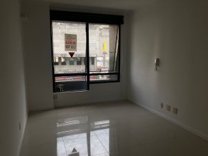 Salas/Conjuntos com 27m² no bairro Floresta em Porto Alegre para Alugar