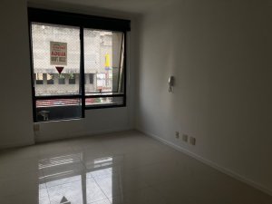 Salas/Conjuntos com 27m² no bairro Floresta em Porto Alegre para Alugar