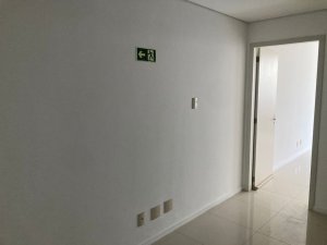 Salas/Conjuntos com 27m² no bairro Floresta em Porto Alegre para Alugar