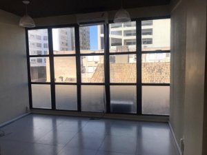 Salas/Conjuntos com 40m² no bairro Centro Histórico em Porto Alegre para Alugar