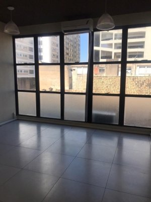 Salas/Conjuntos com 40m² no bairro Centro Histórico em Porto Alegre para Alugar