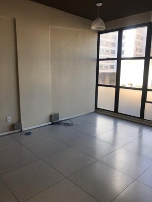 Salas/Conjuntos com 40m² no bairro Centro Histórico em Porto Alegre para Alugar