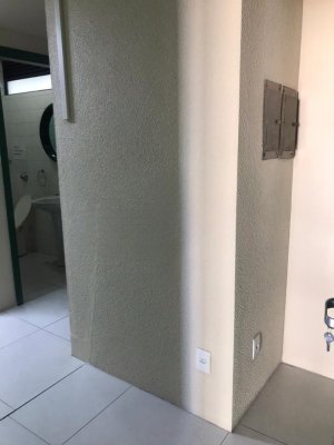 Salas/Conjuntos com 40m² no bairro Centro Histórico em Porto Alegre para Alugar