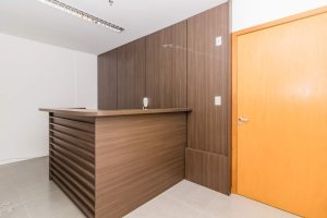 Salas/Conjuntos com 28m² no bairro Menino Deus em Porto Alegre para Alugar