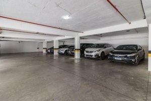 Salas/Conjuntos com 28m² no bairro Menino Deus em Porto Alegre para Alugar