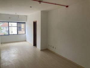 Conjunto/Sala com 29m² no bairro Petrópolis em Porto Alegre para Alugar