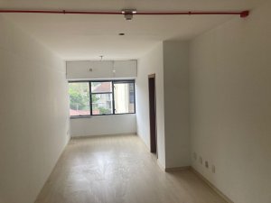 Salas/Conjuntos com 29m² no bairro Petrópolis em Porto Alegre para Alugar