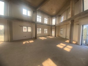 Prédio Comercial com 1.000m² no bairro Floresta em Porto Alegre para Alugar