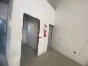 Prédio Comercial com 1.000m² no bairro Floresta em Porto Alegre para Alugar