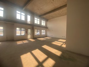 Prédio Comercial com 1.000m² no bairro Floresta em Porto Alegre para Alugar