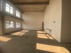 Prédio Comercial com 1.000m² no bairro Floresta em Porto Alegre para Alugar