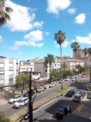 Salas/Conjuntos com 42m² no bairro Menino Deus em Porto Alegre para Alugar