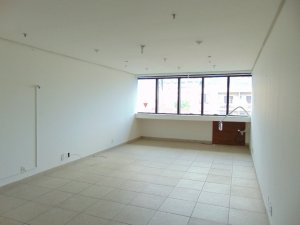 Salas/Conjuntos com 42m² no bairro Menino Deus em Porto Alegre para Alugar