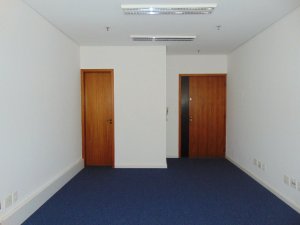 Salas/Conjuntos com 26m² no bairro Auxiliadora em Porto Alegre para Alugar