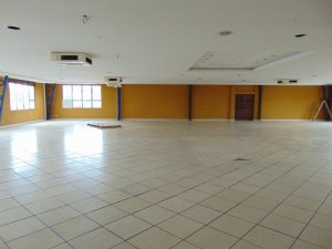 Salas/Conjuntos com 300m² no bairro Cavalhada em Porto Alegre para Alugar