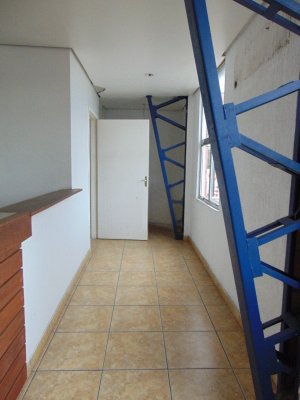 Salas/Conjuntos com 300m² no bairro Cavalhada em Porto Alegre para Alugar