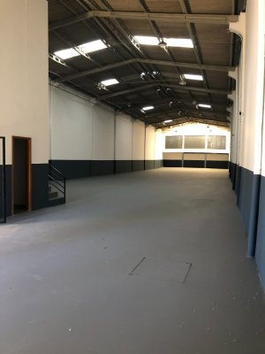 Depósito/Pavilhão com 750m² no bairro Sarandi em Porto Alegre para Alugar