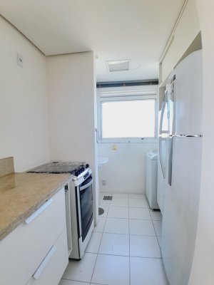 Apartamento com 75m², 2 dormitórios no bairro Três Figueiras em Porto Alegre para Alugar