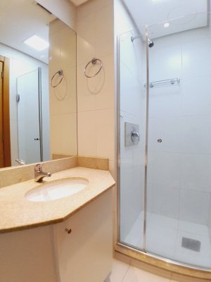 Apartamento com 75m², 2 dormitórios no bairro Três Figueiras em Porto Alegre para Alugar