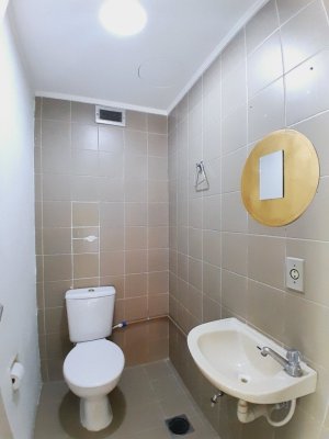 Salas/Conjuntos com 29m² no bairro Moinhos de Vento em Porto Alegre para Alugar