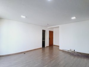 Salas/Conjuntos com 29m² no bairro Moinhos de Vento em Porto Alegre para Alugar