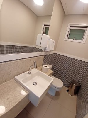 Apartamento com 38m², 1 dormitório no bairro Moinhos de Vento em Porto Alegre para Alugar