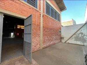 Galpão com 360m² no bairro Anchieta em Porto Alegre para Alugar