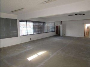 Galpão com 1.000m² no bairro São João em Porto Alegre para Alugar