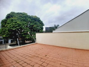 Prédio Comercial com 530m² no bairro Navegantes em Porto Alegre para Alugar