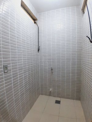 Prédio Comercial com 530m² no bairro Navegantes em Porto Alegre para Alugar