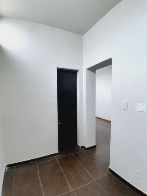 Prédio Comercial com 530m² no bairro Navegantes em Porto Alegre para Alugar