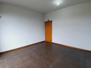 Prédio Comercial com 530m² no bairro Navegantes em Porto Alegre para Alugar