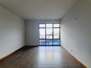 Prédio Comercial com 530m² no bairro Navegantes em Porto Alegre para Alugar