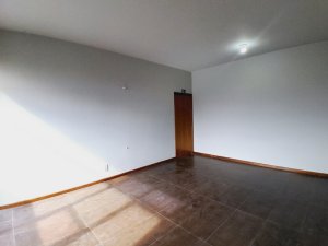 Prédio Comercial com 530m² no bairro Navegantes em Porto Alegre para Alugar