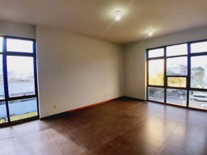 Prédio Comercial com 530m² no bairro Navegantes em Porto Alegre para Alugar