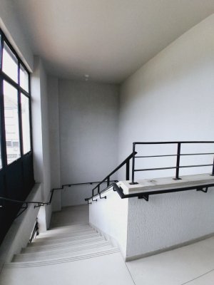 Prédio Comercial com 530m² no bairro Navegantes em Porto Alegre para Alugar