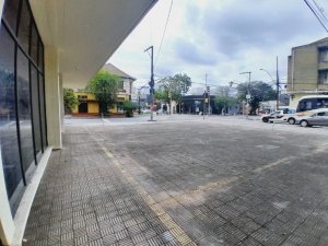 Prédio Comercial com 530m² no bairro Navegantes em Porto Alegre para Alugar