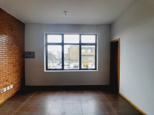 Prédio Comercial com 530m² no bairro Navegantes em Porto Alegre para Alugar