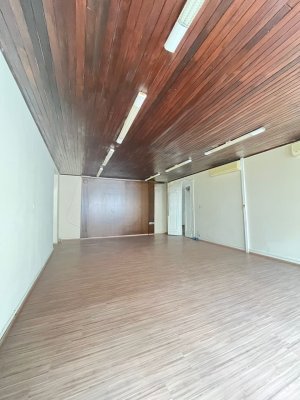 Prédio Comercial com 846m² no bairro Centro Histórico em Porto Alegre para Alugar