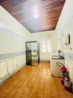 Prédio Comercial com 846m² no bairro Centro Histórico em Porto Alegre para Alugar