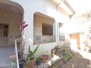 Casa comercial com 180m² no bairro Floresta em Porto Alegre para Alugar