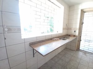 Casa comercial com 180m² no bairro Floresta em Porto Alegre para Alugar