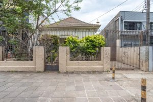 Casa Comercial com 180m² no bairro Floresta em Porto Alegre para Alugar