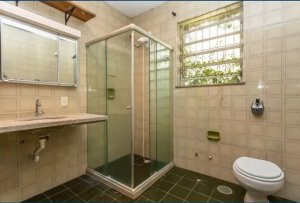 Casa comercial com 360m² no bairro Independência em Porto Alegre para Alugar