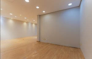 Casa comercial com 240m² no bairro Moinhos de Vento em Porto Alegre para Alugar