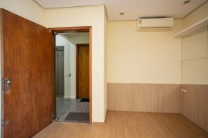 Salas/Conjuntos com 40m² no bairro Centro Histórico em Porto Alegre para Alugar